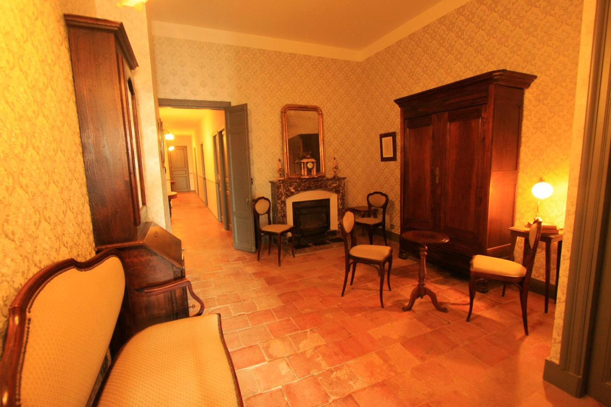 Logis Hotel - Restaurant La Marbrerie Caunes-Minervois Εξωτερικό φωτογραφία