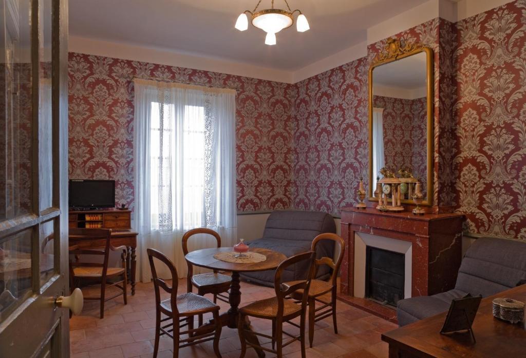 Logis Hotel - Restaurant La Marbrerie Caunes-Minervois Δωμάτιο φωτογραφία