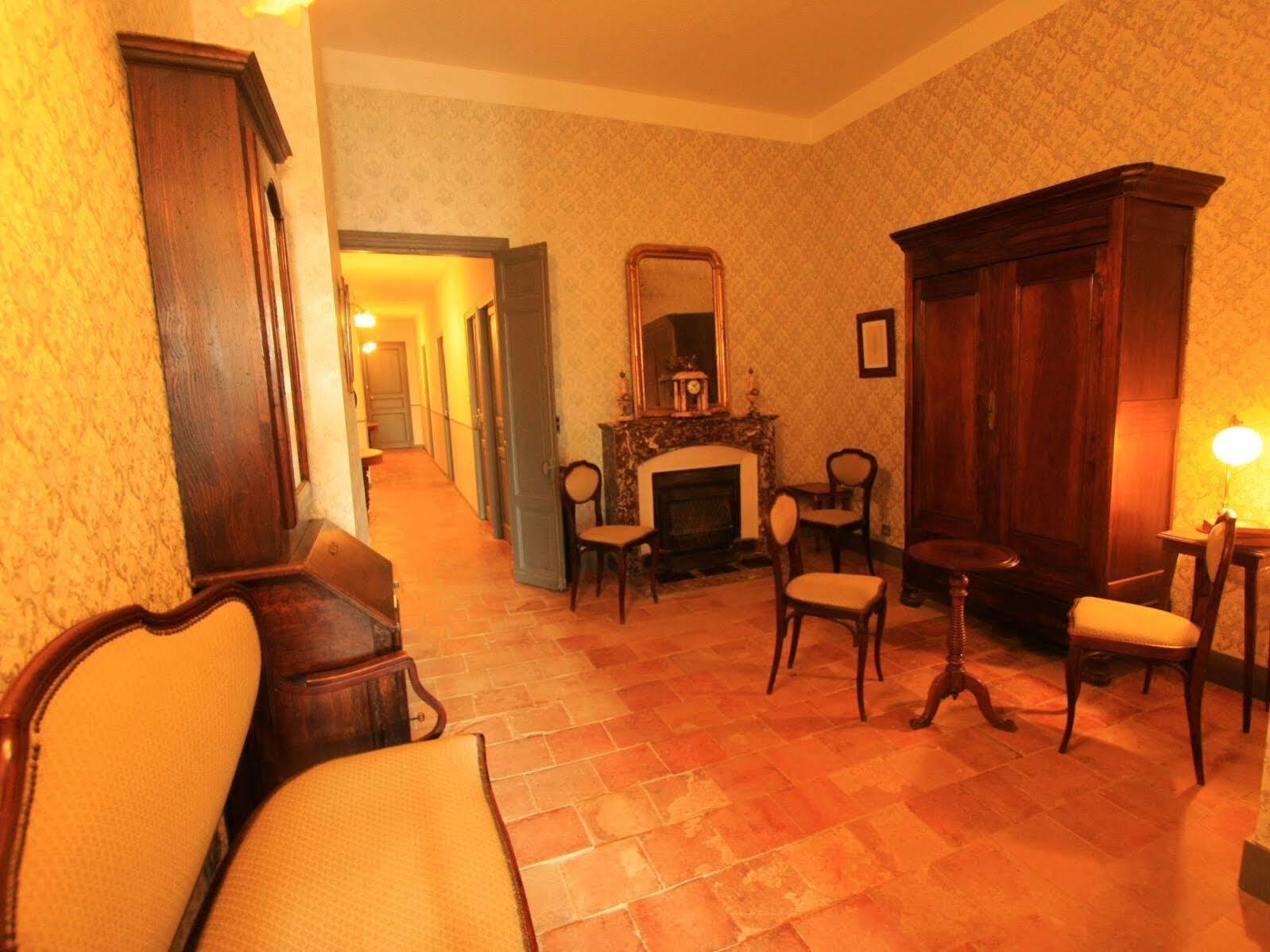 Logis Hotel - Restaurant La Marbrerie Caunes-Minervois Εξωτερικό φωτογραφία